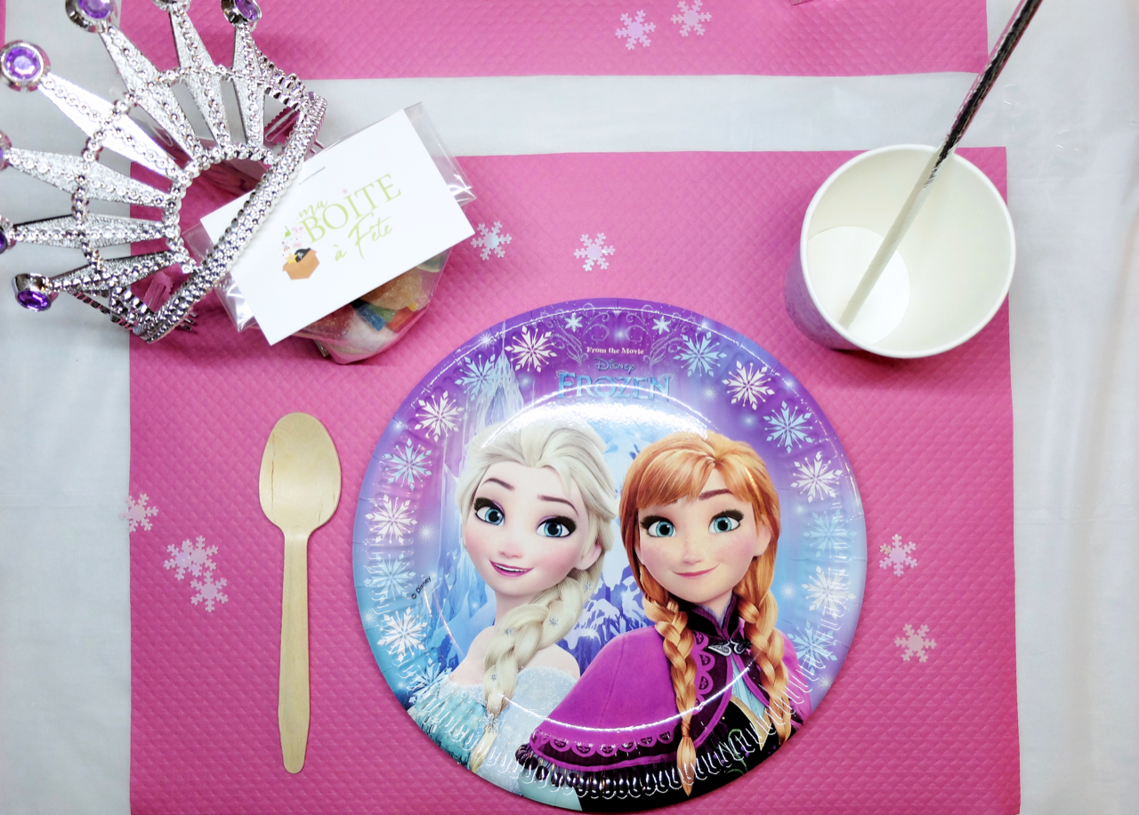 Coffret déguisements Elsa et Anna La Reine des neiges 2 fille Le Deguisement .com